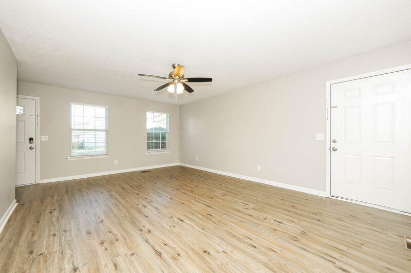 2,245/Mo, 102 Prospect Ct La Vergne, TN 37086 Living Room View