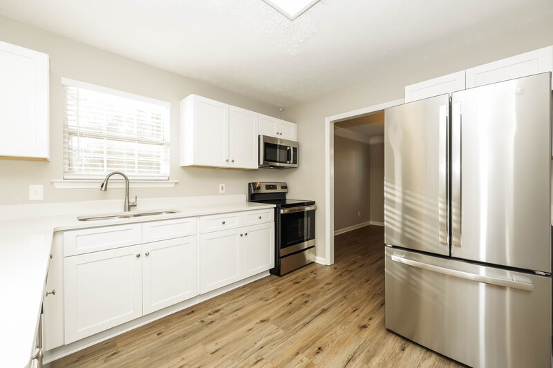 2,245/Mo, 102 Prospect Ct La Vergne, TN 37086 Kitchen View