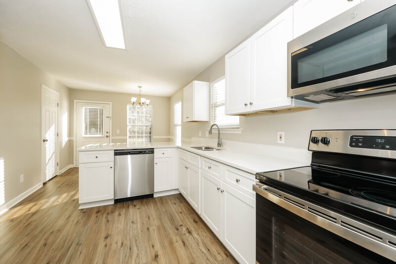 2,245/Mo, 102 Prospect Ct La Vergne, TN 37086 Kitchen View 2