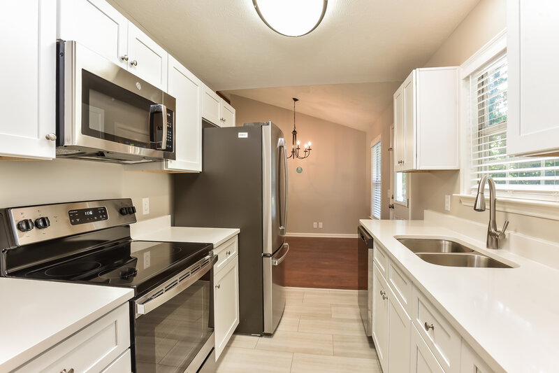 2,690/Mo, 4936 Deerhaven Dr Antioch, TN 37013 Kitchen View