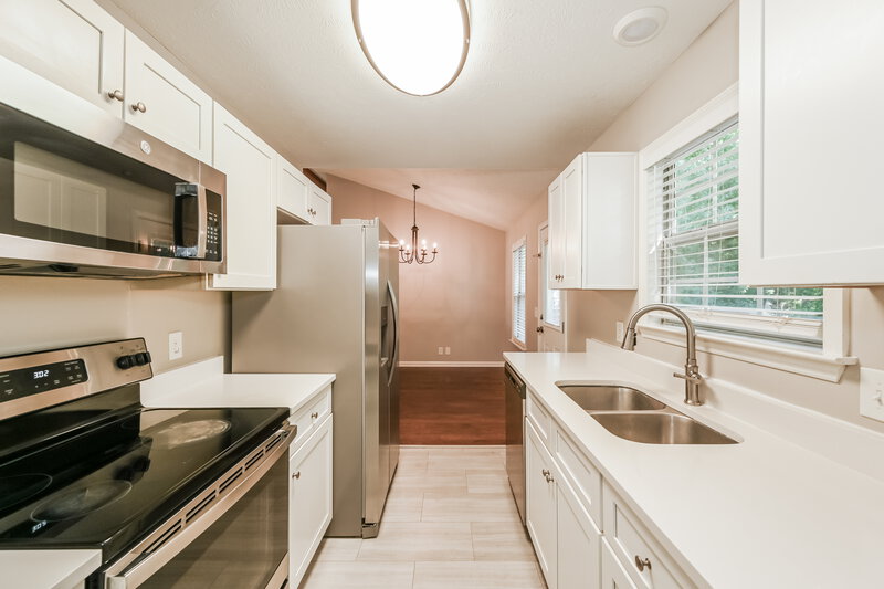 2,065/Mo, 4936 Deerhaven Dr Antioch, TN 37013 Kitchen View