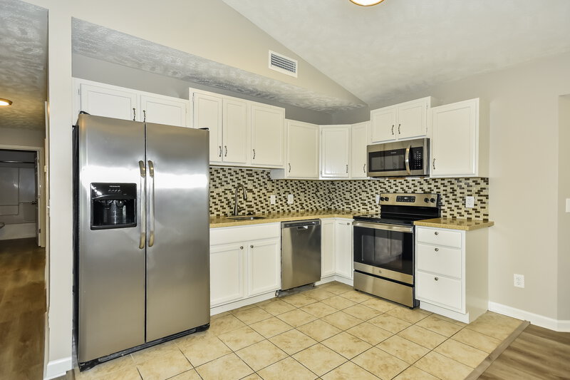 1,785/Mo, 604 Sanders Dr La Vergne, TN 37086 Kitchen View