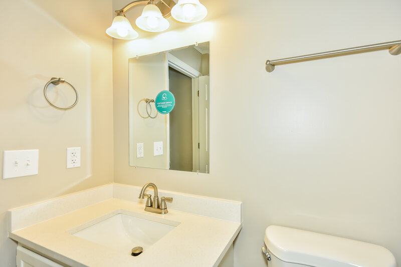 1,785/Mo, 604 Sanders Dr La Vergne, TN 37086 Bathroom View