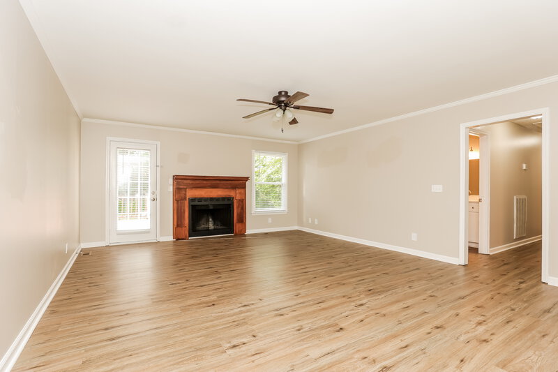 2,535/Mo, 2409 Racquet Club Dr Murfreesboro, TN 37128 Living Room View 2