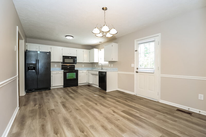 2,295/Mo, 386 Park Ct E La Vergne, TN 37086 Dining Room View 2