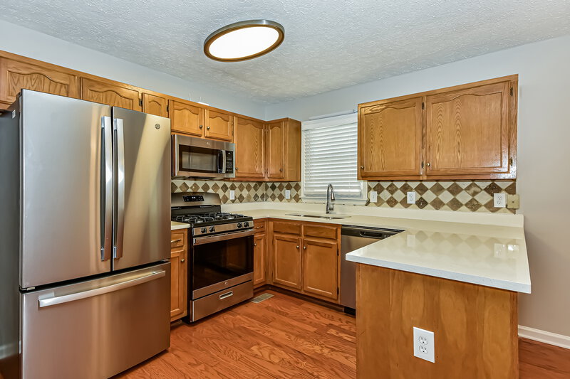 2,325/Mo, 111 Brookfield Ct Smyrna, TN 37167 Kitchen View 2