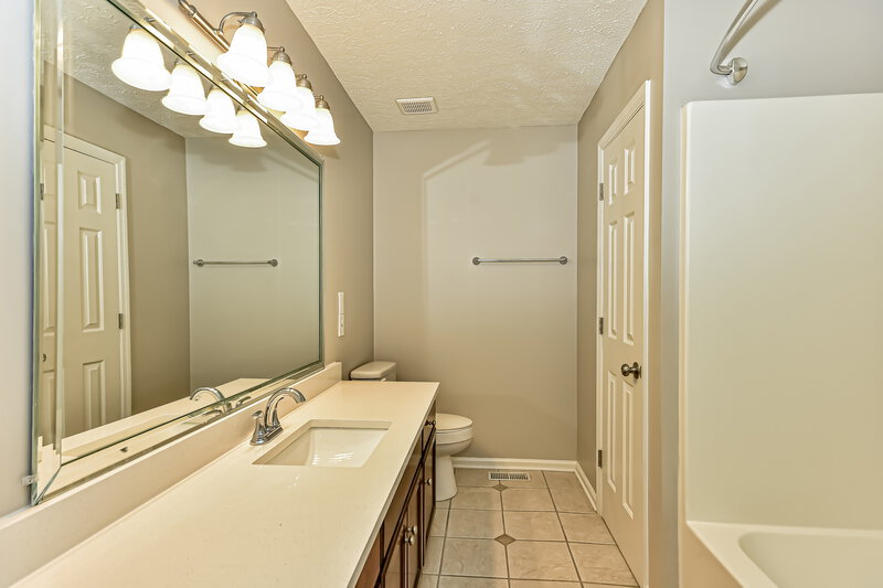 2,325/Mo, 111 Brookfield Ct Smyrna, TN 37167 Main Bathroom View