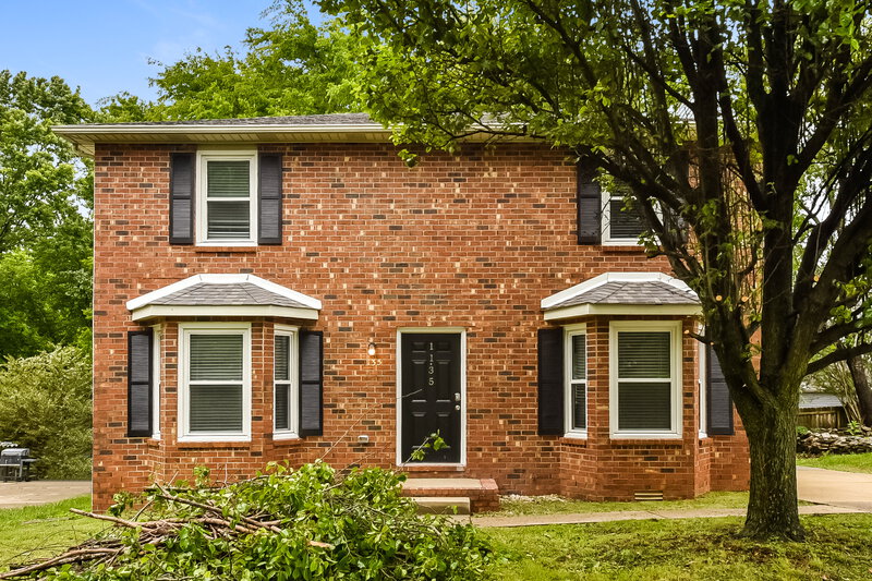 2,930/Mo, 1135 SE Broad St Murfreesboro, TN 37130 External View