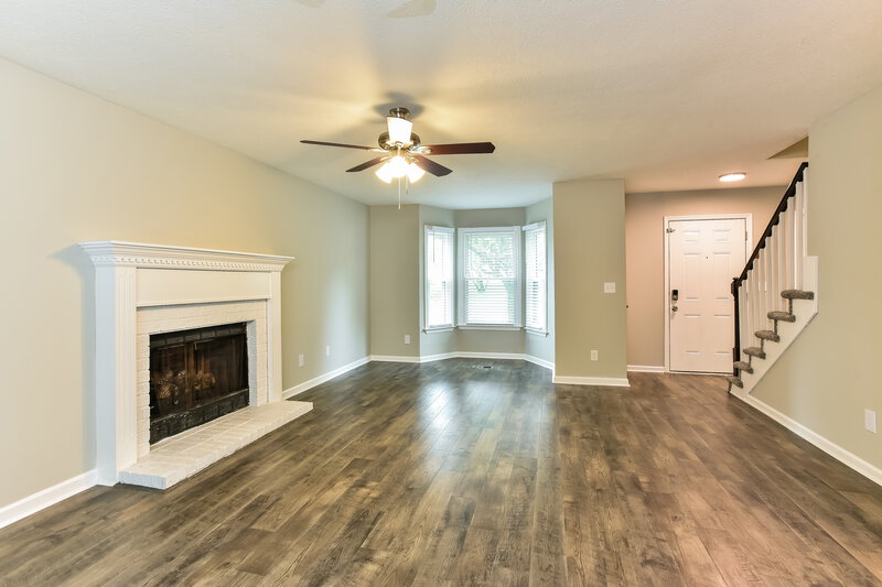 2,930/Mo, 1135 SE Broad St Murfreesboro, TN 37130 Living Room View