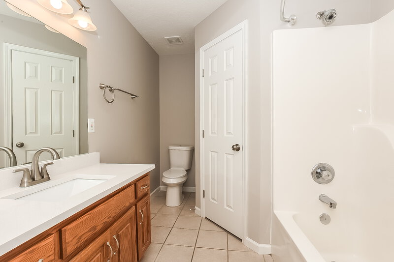 2,960/Mo, 9109 Eddystone Ct Smyrna, TN 37167 Main Bathroom View
