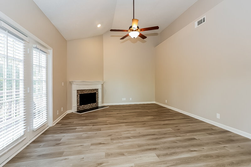 2,060/Mo, 1806 Rory Cv La Vergne, TN 37086 Living Room View