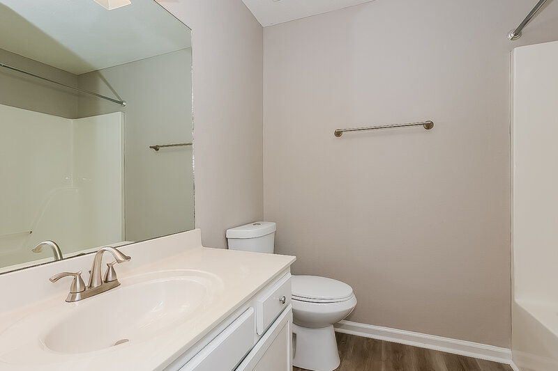 2,060/Mo, 1806 Rory Cv La Vergne, TN 37086 Bathroom View
