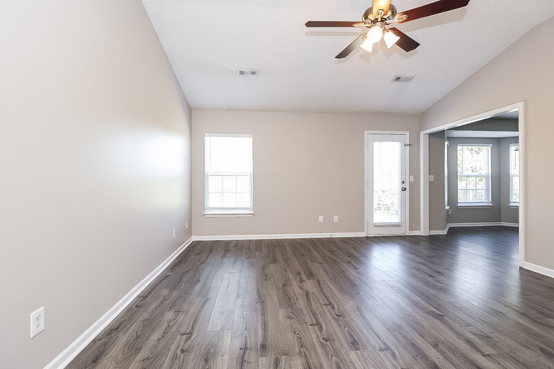 1,930/Mo, 5011 Deer Creek Ct Spring Hill, TN 37174 Living Room View 2