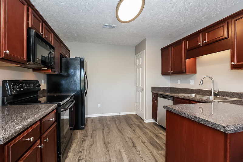 1,930/Mo, 5011 Deer Creek Ct Spring Hill, TN 37174 Kitchen View