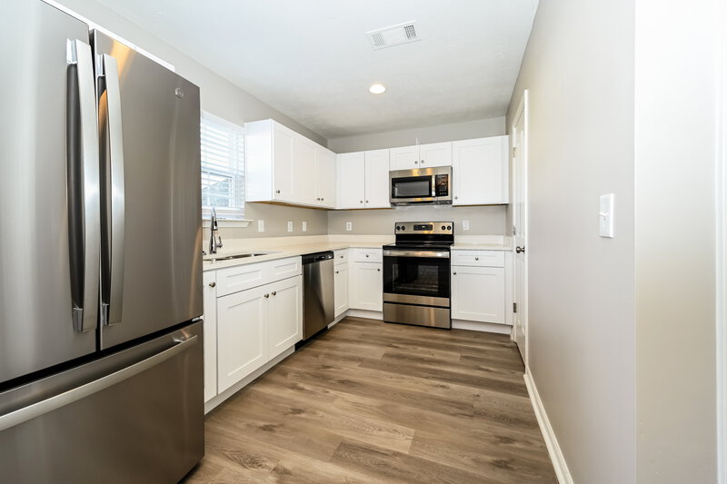 2,245/Mo, 336 Sarna Dr La Vergne, TN 37086 Kitchen View