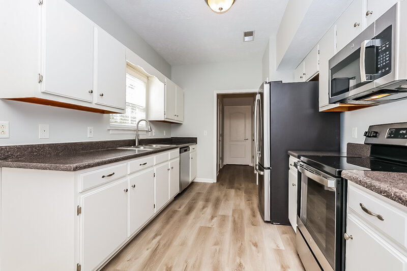 2,220/Mo, 459 Nyu Pl Murfreesboro, TN 37128 Kitchen View