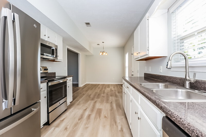 2,220/Mo, 459 Nyu Pl Murfreesboro, TN 37128 Kitchen View 2