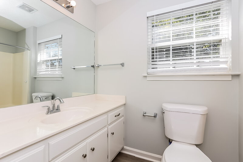 2,220/Mo, 459 Nyu Pl Murfreesboro, TN 37128 Bathroom View