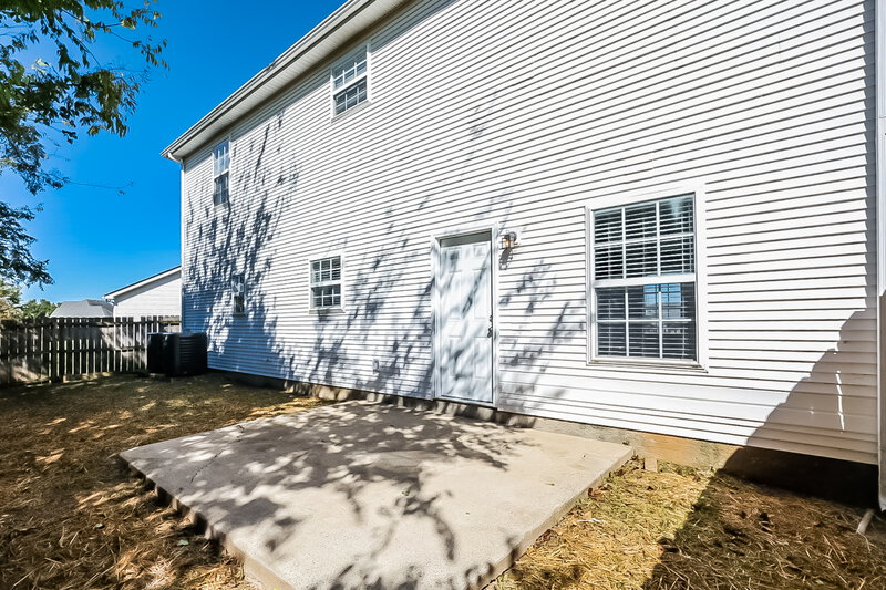 2,220/Mo, 459 Nyu Pl Murfreesboro, TN 37128 Rear View