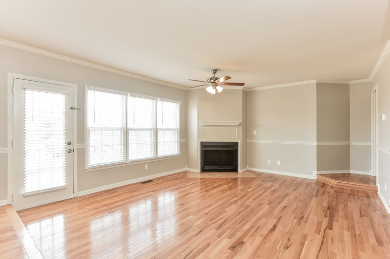 2,230/Mo, 403 Ashbury Ct La Vergne, TN 37086 Living Room View 2