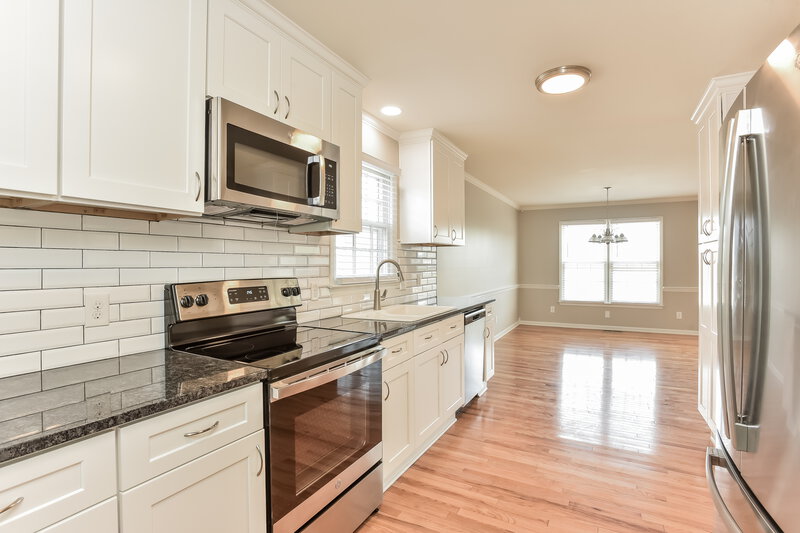2,230/Mo, 403 Ashbury Ct La Vergne, TN 37086 Kitchen View