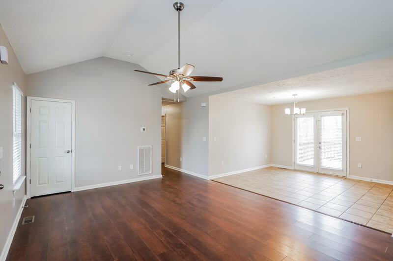 2,040/Mo, 159 Lizzie Rd Ashland City, TN 37015 Living Room View 2