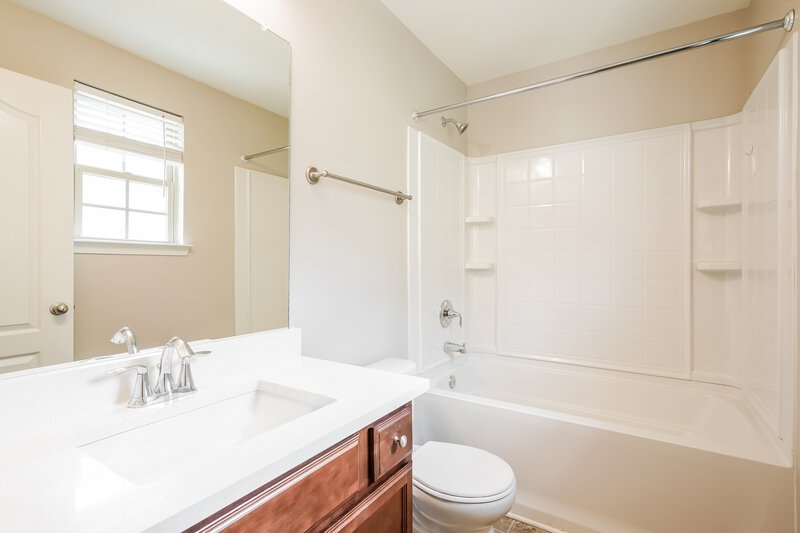 1,990/Mo, 1047 Chatsworth Dr Old Hickory, TN 37138 Bathroom View