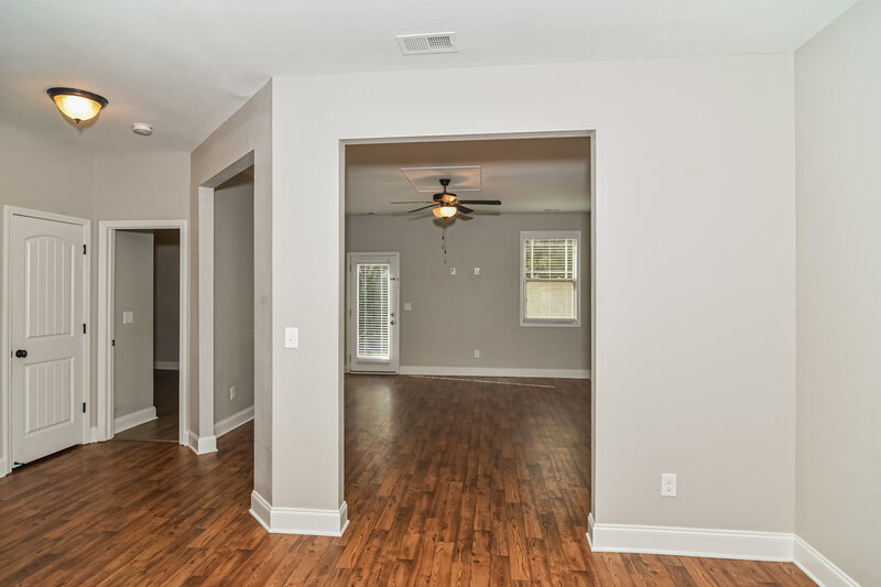 2,255/Mo, 1233 Catawba Way Murfreesboro, TN 37130 Living Room View 2