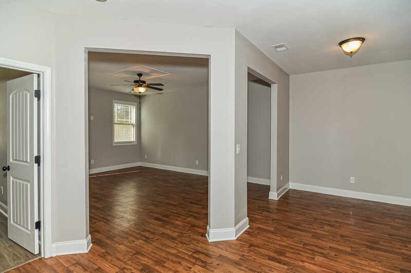 2,255/Mo, 1233 Catawba Way Murfreesboro, TN 37130 Living Room View 3