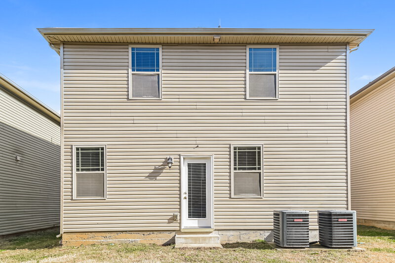 2,255/Mo, 1233 Catawba Way Murfreesboro, TN 37130 Rear View