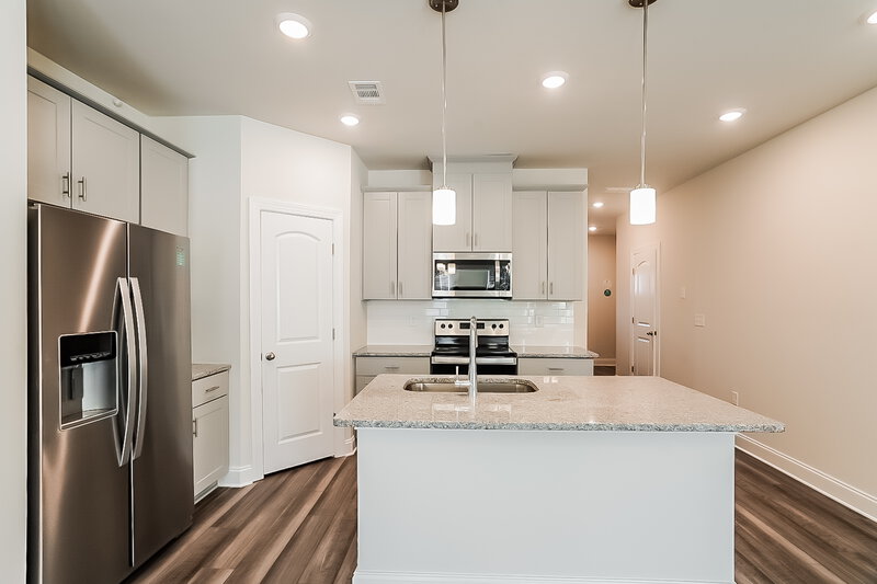 1,960/Mo, 1614 Denali Dr Lebanon, TN 37087 Kitchen View