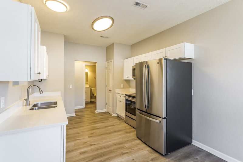 1,890/Mo, 327 Lake Forest Dr La Vergne, TN 37086 Kitchen View