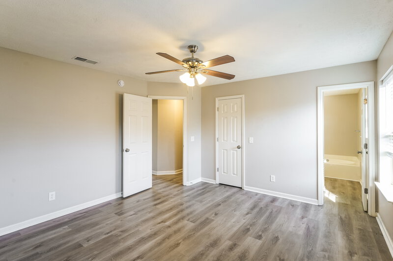 1,890/Mo, 327 Lake Forest Dr La Vergne, TN 37086 Main Bedroom View 2