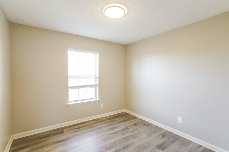 1,890/Mo, 327 Lake Forest Dr La Vergne, TN 37086 Bedroom View 2