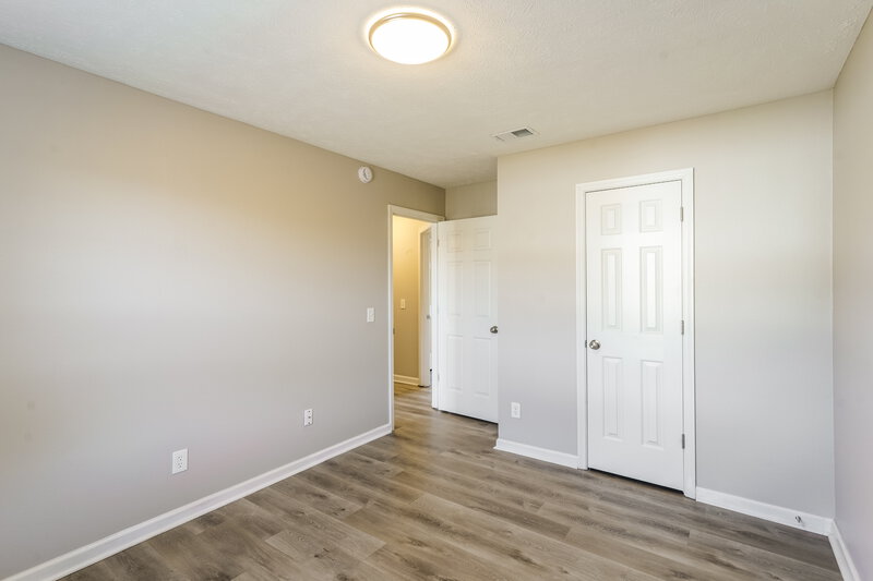 1,890/Mo, 327 Lake Forest Dr La Vergne, TN 37086 Bedroom View 3