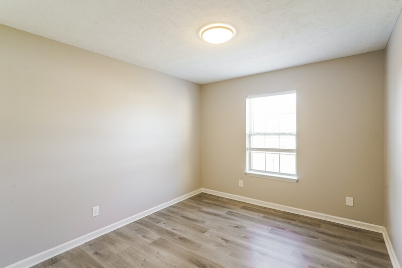 1,890/Mo, 327 Lake Forest Dr La Vergne, TN 37086 Bedroom View 4