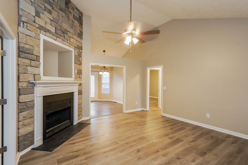 2,015/Mo, 925 Pebble Beach Cir Mount Juliet, TN 37122 Living Room View 2