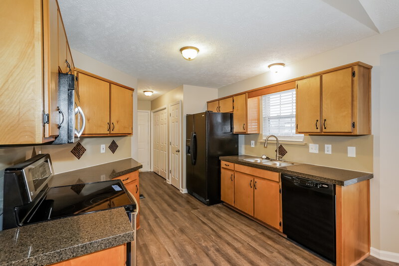 2,015/Mo, 925 Pebble Beach Cir Mount Juliet, TN 37122 Kitchen View