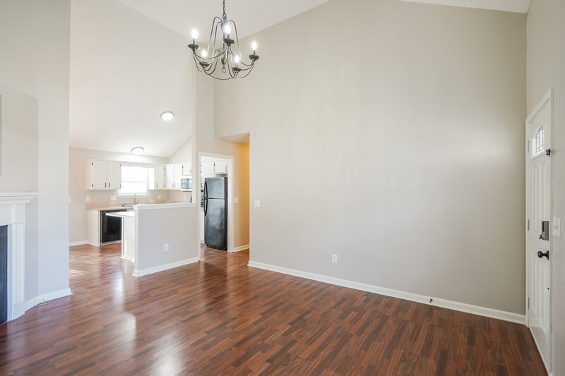 1,950/Mo, 706 Veneta View Dr Mount Juliet, TN 37122 Living Room View 2