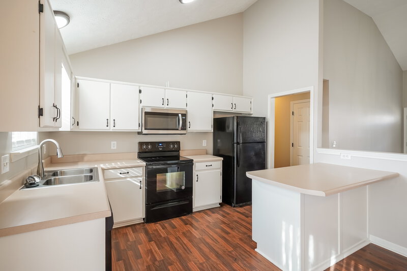 1,950/Mo, 706 Veneta View Dr Mount Juliet, TN 37122 Kitchen View 2