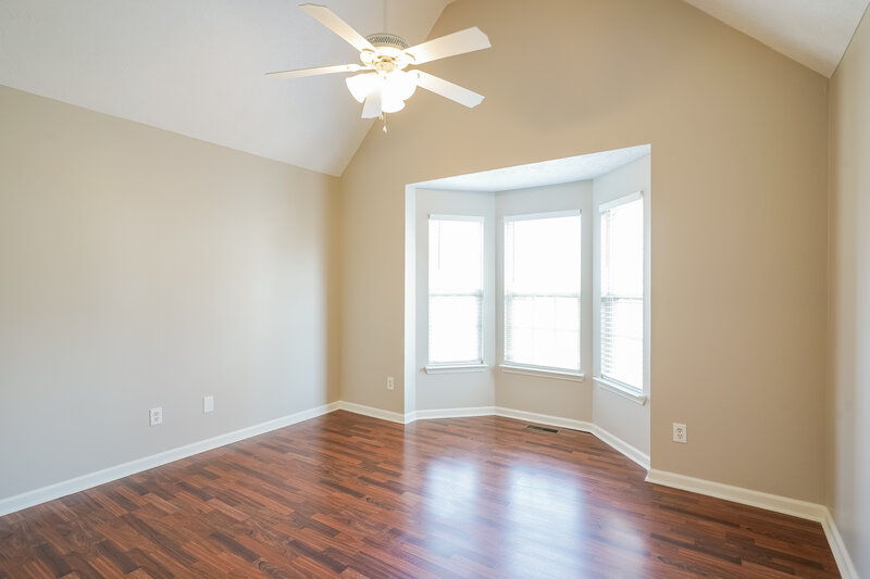 1,950/Mo, 706 Veneta View Dr Mount Juliet, TN 37122 Main Bedroom View