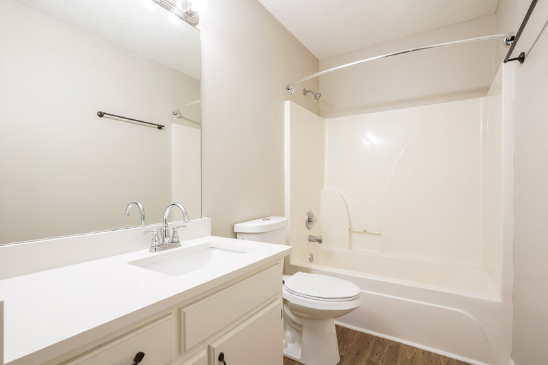 1,950/Mo, 706 Veneta View Dr Mount Juliet, TN 37122 Bathroom View