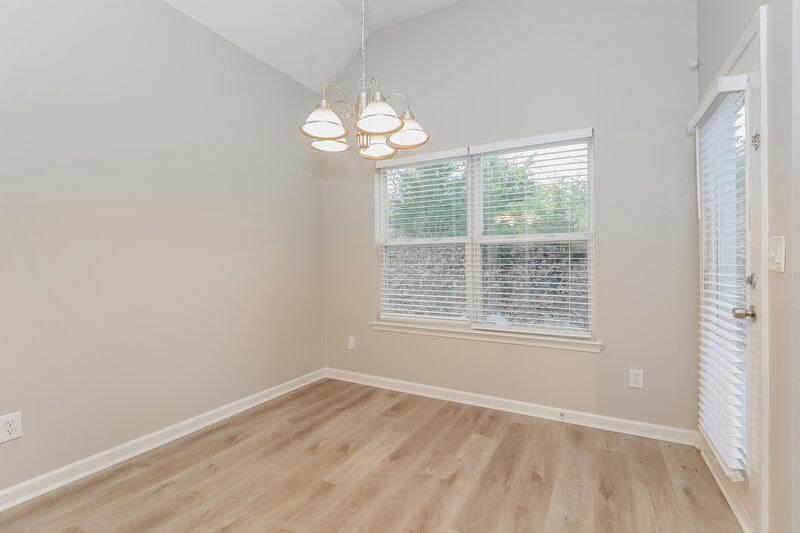 2,020/Mo, 7477 Maggie Dr Antioch, TN 37013 Dining Room View 2