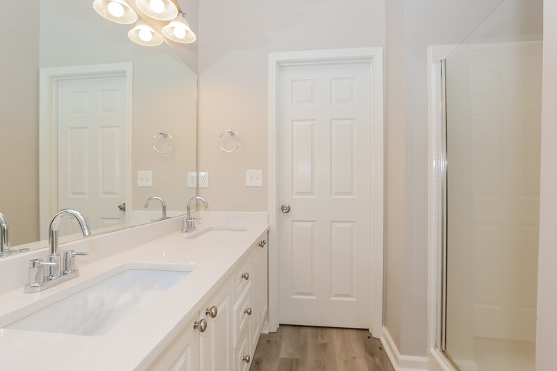 2,020/Mo, 7477 Maggie Dr Antioch, TN 37013 Main Bathroom View 2