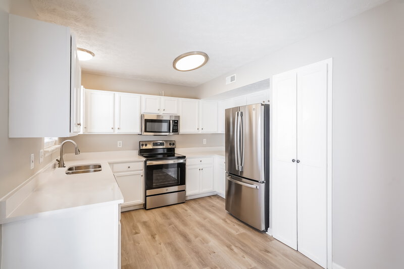 1,980/Mo, 146 Homestead Pl Hendersonville, TN 37075 Kitchen View