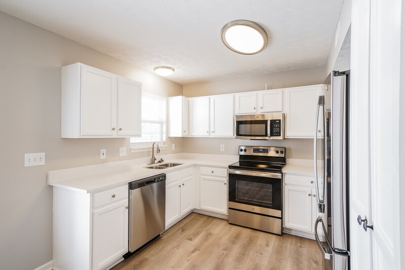 1,980/Mo, 146 Homestead Pl Hendersonville, TN 37075 Kitchen View 2