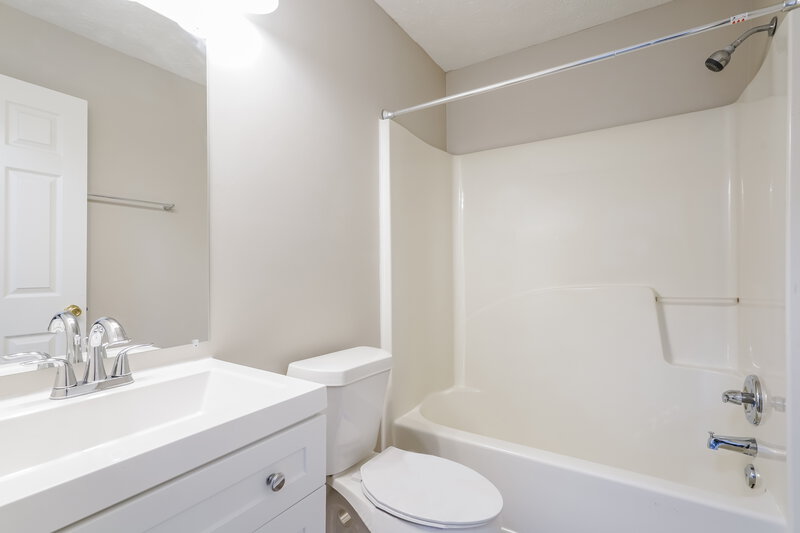 1,980/Mo, 146 Homestead Pl Hendersonville, TN 37075 Bathroom View