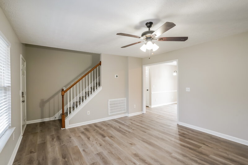 2,455/Mo, 1139 Jerico Rd Murfreesboro, TN 37130 Living Room View 3