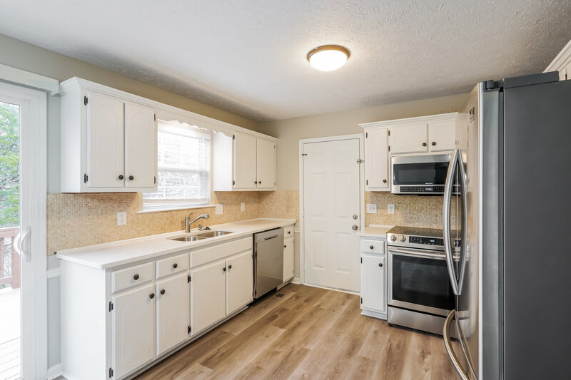 2,455/Mo, 1139 Jerico Rd Murfreesboro, TN 37130 Kitchen View 2