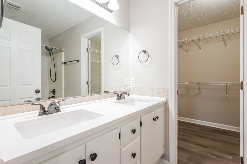2,455/Mo, 1139 Jerico Rd Murfreesboro, TN 37130 Main Bathroom View
